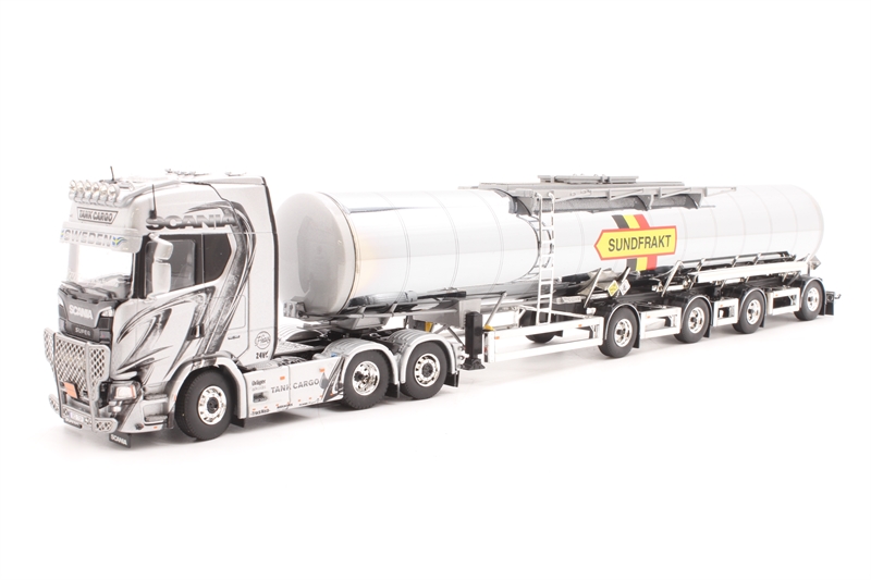 Tekno 72802TEK Scania S-series Highline with 4 axle tank - Hattons