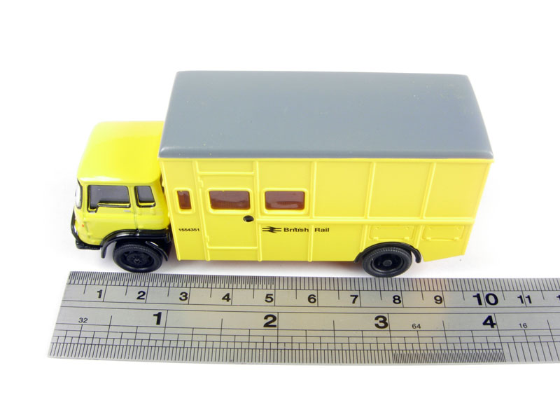 Oxford Diecast 76TK002 Bedford TK box 1 van in yellow - Hattons
