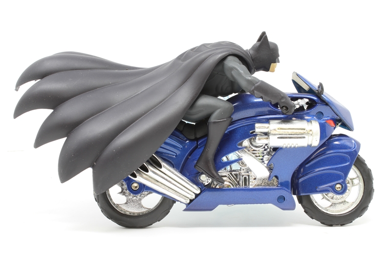 Corgi 77404 2000 DC Comics Batcycle - Hattons
