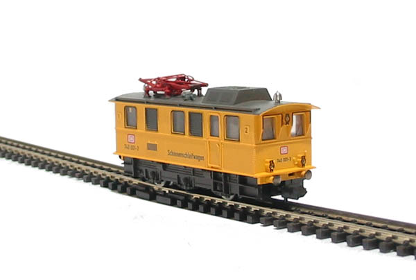 Fleischmann 7968 Class BR 740 001-3 track cleaning railcar - Hattons