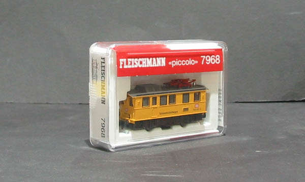 Fleischmann 7968 Class BR 740 001-3 track cleaning railcar - Hattons