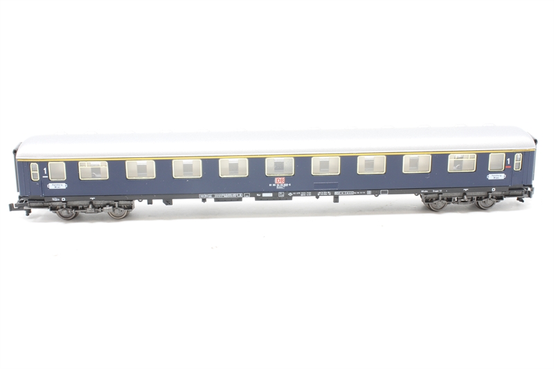 Fleischmann 8110 1st Class Express Coach of the DB - Hattons