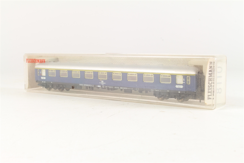 Fleischmann 8110 1st Class Express Coach of the DB - Hattons