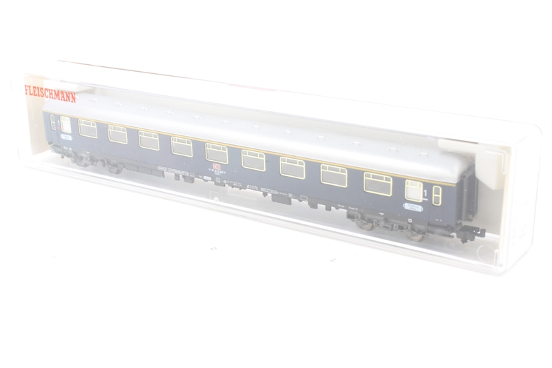 Fleischmann 8110 1st Class Express Coach of the DB - Hattons