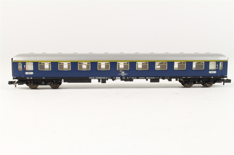 Fleischmann 8110 1st Class Express Coach of the DB - Hattons