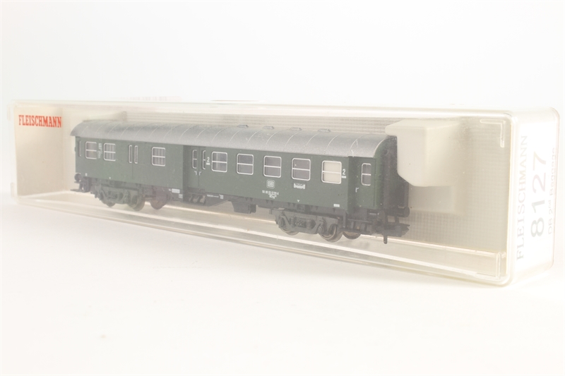 Fleischmann 8127 2nd Class Coach with Luggage Compartment - Hattons