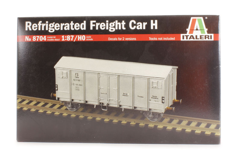 Italeri 8704IT Refrigerated freight car