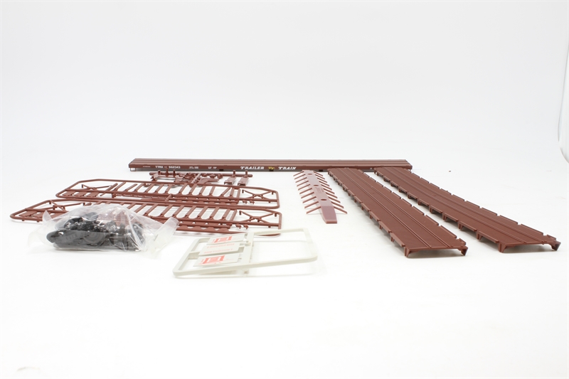 Accurail 9308ACC 89' tri-level auto rack kit 962343 of the Wabash - Hattons