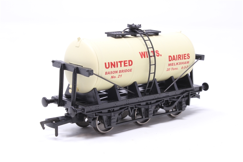 Dapol B000WiltsUtd 6 Wheel Tank Wagon 'Wilts United Dairies' 21 - Limited