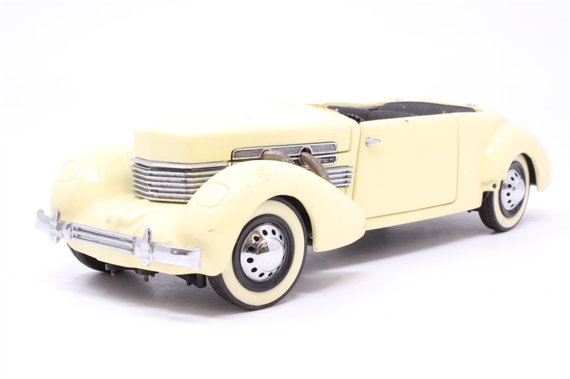 Franklin Mint B11PN92 1937 Cord 812 Phaeton Coupe in cream