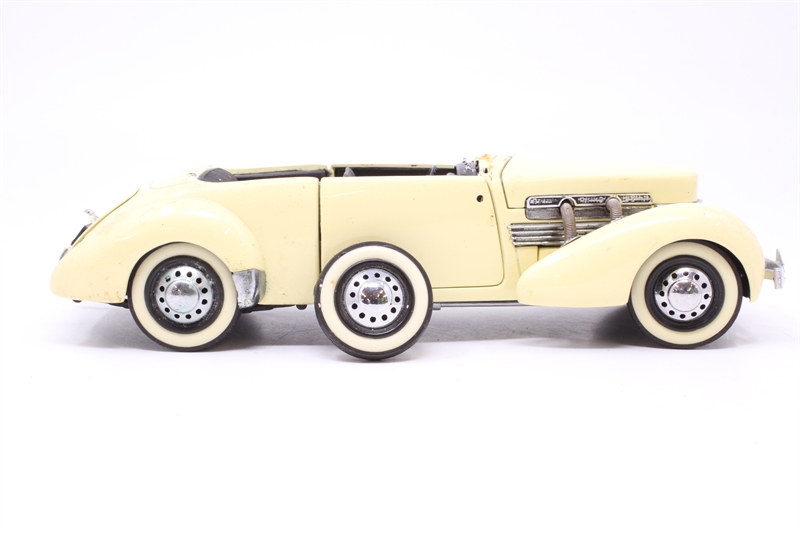Franklin Mint B11PN92 1937 Cord 812 Phaeton Coupe in cream