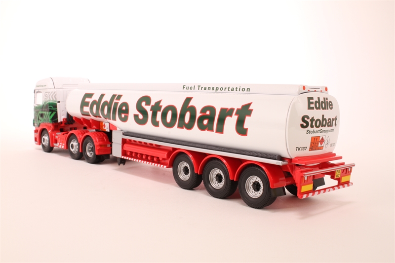 ペドリさん 70年代からの レーシングマシン 今回は ツアーで参加 色々説明を