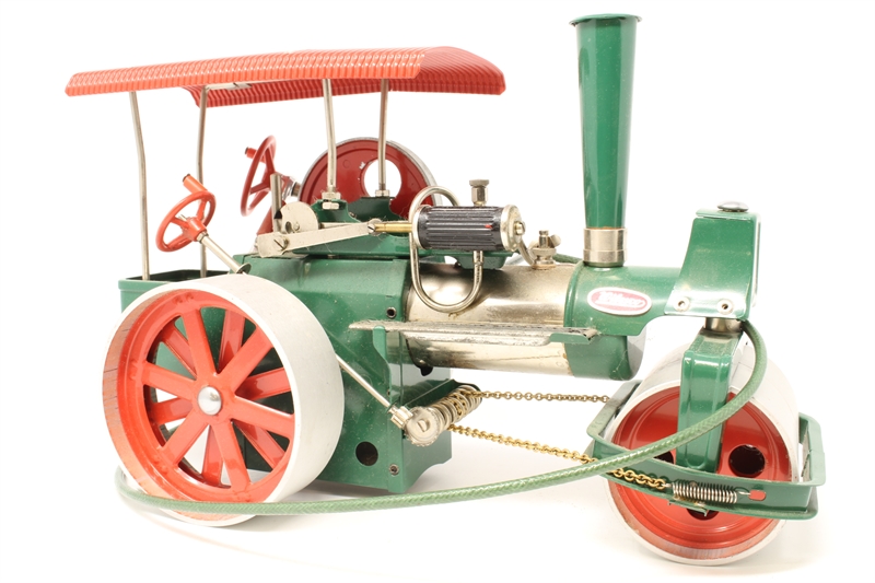 Wilesco D365 Old Smokey in Green and Red - Live Steam Roller