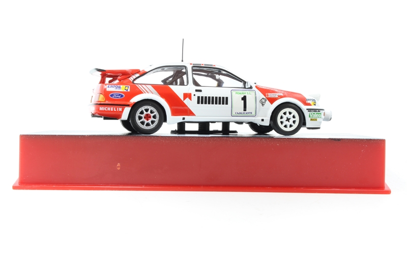 T64-058-88POR15 FORD SIERRA RS COSWORTH-RALLY DE PORTUGAL 1988 CAR Sainz Lmoya 1 64 Tarmac Works