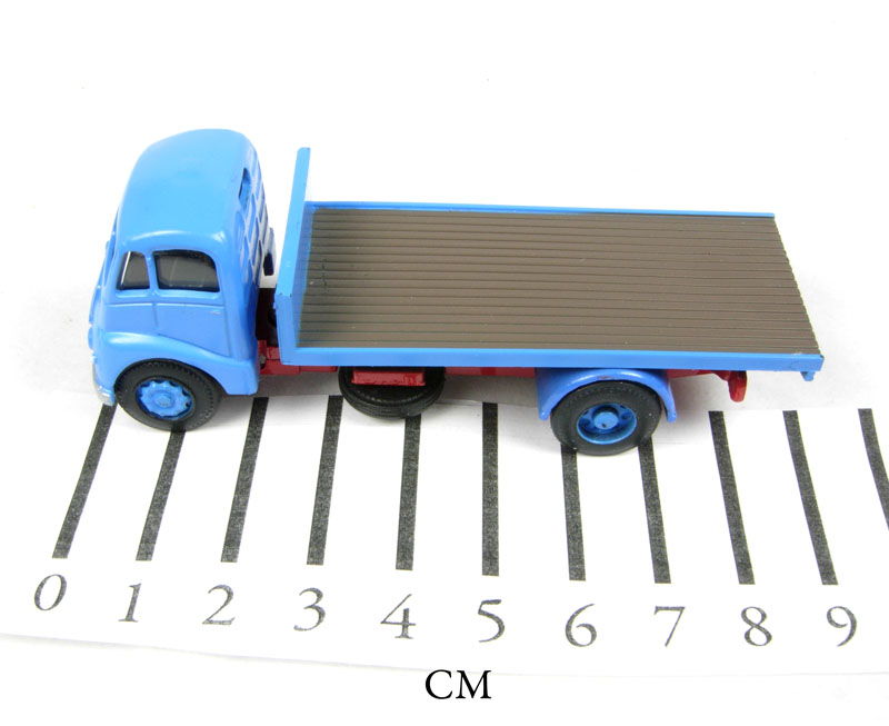 Base Toys GW01 Guy Warrior flatbed in blue
