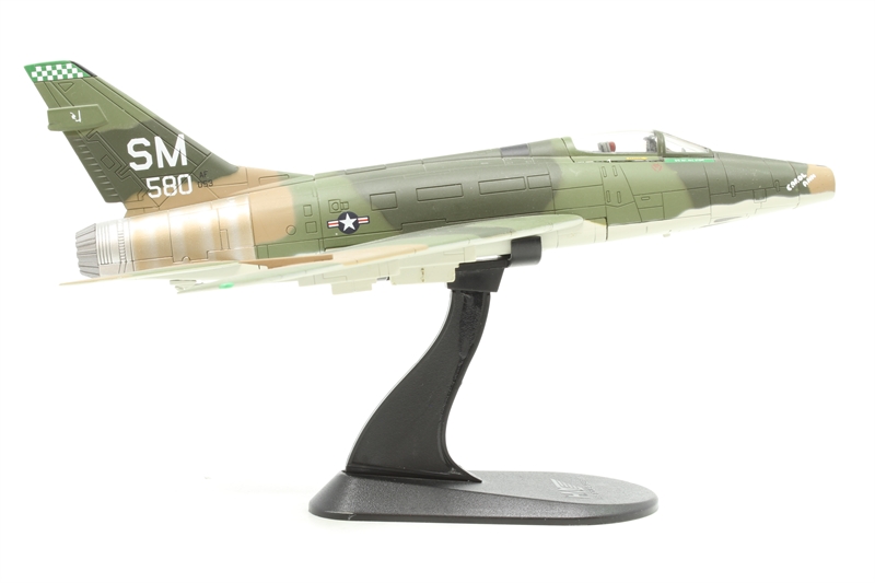 Hobby Master HA2102 North American F-100D Super Sabre - Hattons