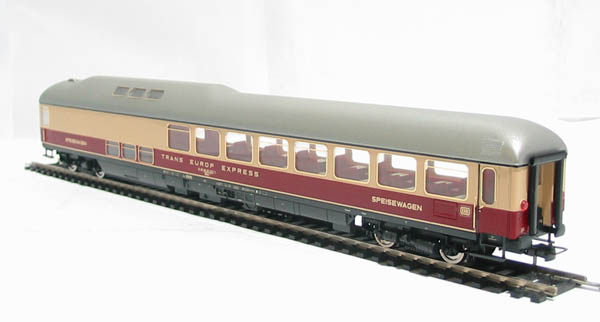 Lima HL4000 1st class 'Rheingold 1968' passenger coaches - Hattons
