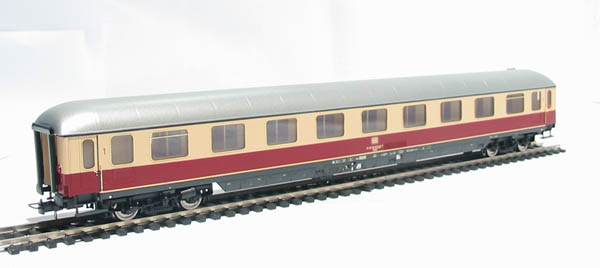 Lima HL4000 1st class 'Rheingold 1968' passenger coaches - Hattons