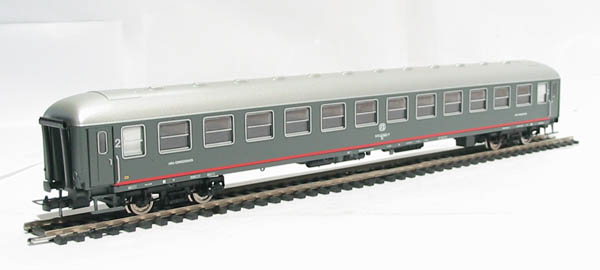 RIVAROSSI #9522 + #9523 ＦＳ（イタリア国鉄） ＵＩＣ-Ｘ型１９６４年式長距離用客車 180km/h対応（スレートグレー／レッド帯）３輌セット
