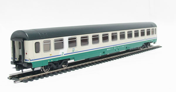 Rivarossi HR4008 Express train 1st class UIC-Z type coach of the 
