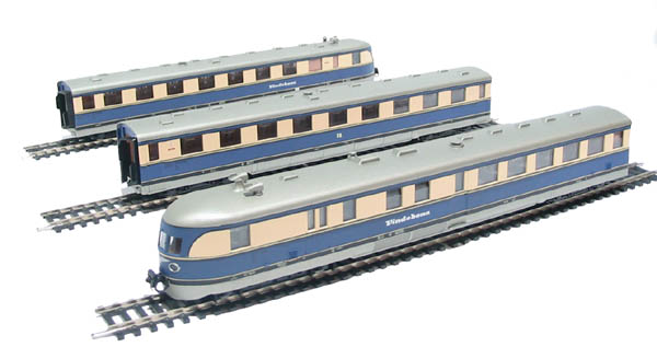 Liliput L112602 Class SVT137 3 car DMU 