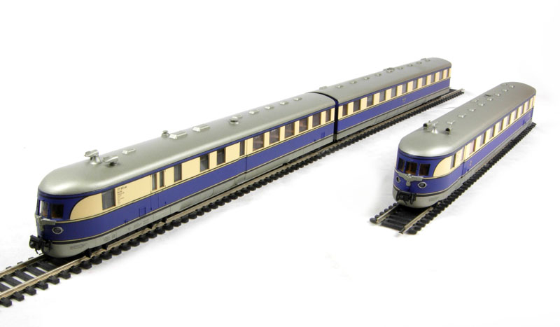 Liliput L112603 Class SVT137 3 car DMU 
