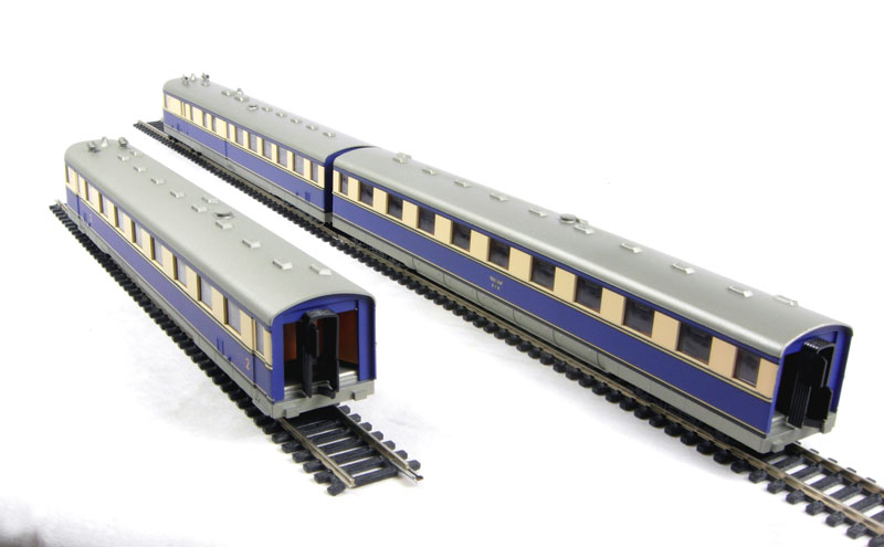 Liliput L112603 Class SVT137 3 car DMU 