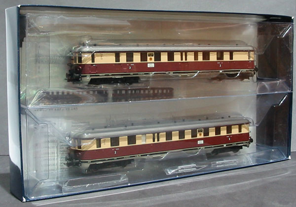 Liliput L112513 Class VT137 099 & VS145 135 of the DRG in - Hattons