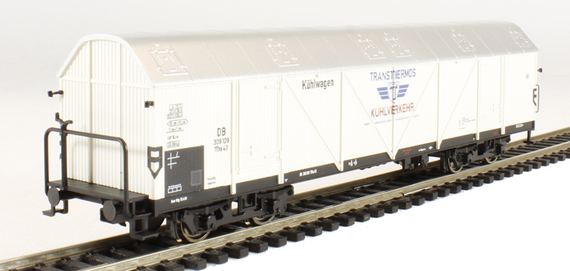 Liliput L235653 4 axle Refrigerator Wagon 