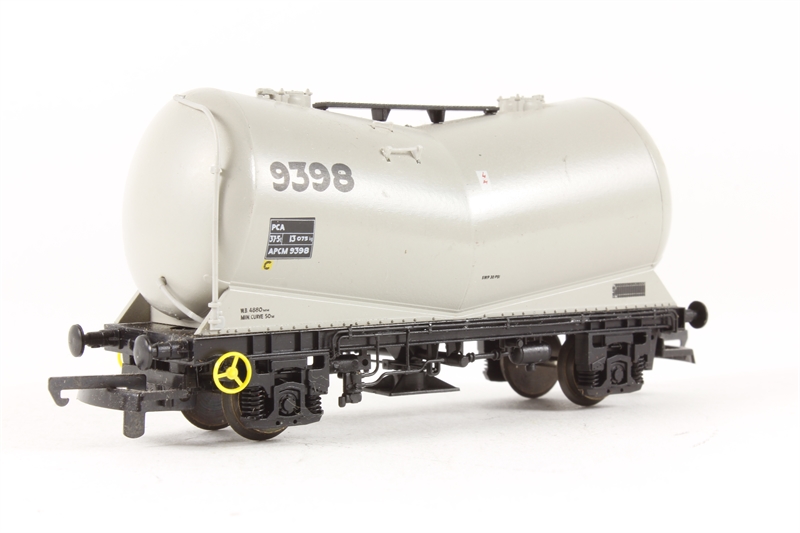Lima OO Gauge (1:76 Scale) PCA 'Vee' cement tank