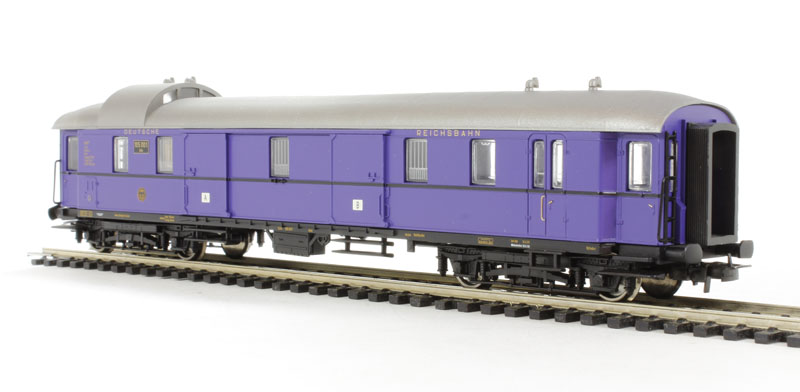 Liliput L382103 Rheingold baggage coach of the DRG - Hattons