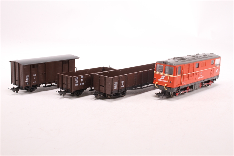 Liliput L752 Freight Train Pack - includes Series 2095 - Hattons