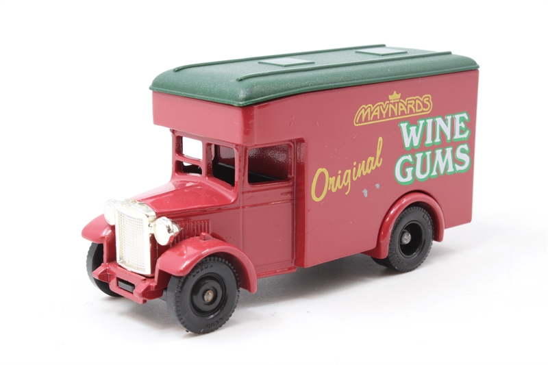 Lledo LP16119 Dennis parcels van 'Maynards Original Wine Gums'