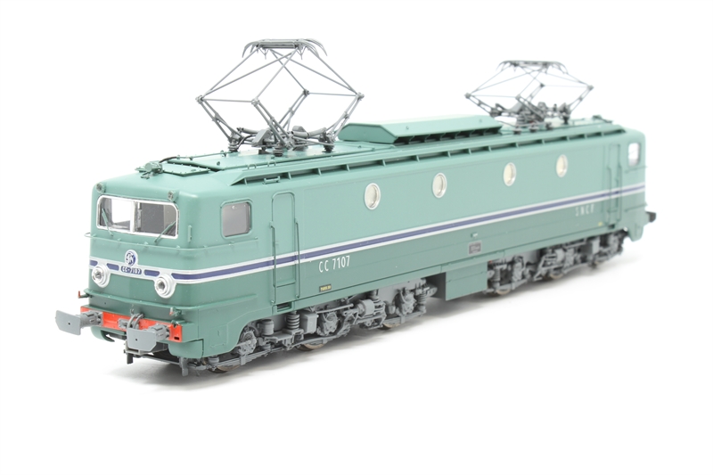 日本買蔵REE-MODELES #NW-070 ＳＮＣＦ（フランス国鉄） ＤＥＶ型ＡＯ客車 Ｂ８ １等降格２等車　Ｃ１６０（グリーン／グレー） 外国車輌