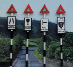 Ancorton Models OO-604 Pre 1960's Road Signs set 4 - Hattons