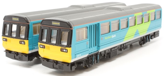 Hornby OO Gauge (1:76 Scale) Class 142 'Pacer'