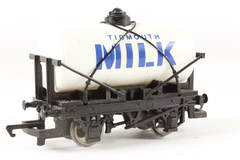 Hornby R105-D Tidmouth milk tank wagon (Duplicate)