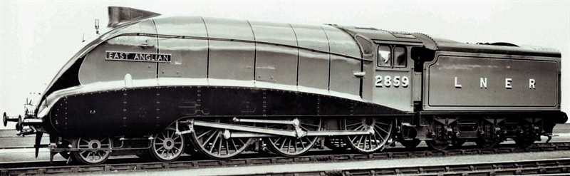 Hornby OO 4-6-0 Class B17 LNER (2025)