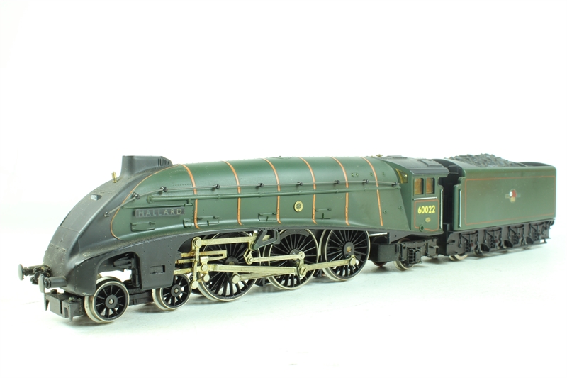 Hornby OO Gauge (1:76 Scale) 4-6-2 Class A4 LNER