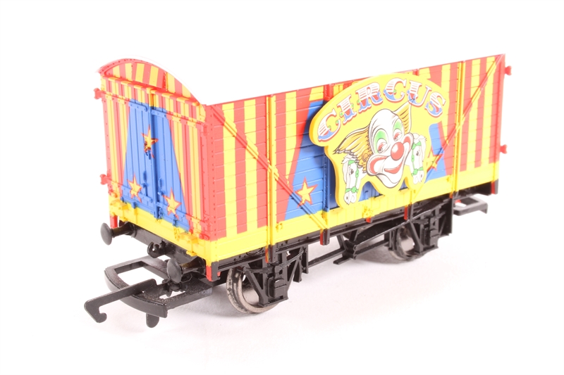 Hornby R9209 Circus van No.12 (Thomas the Tank range) - Hattons