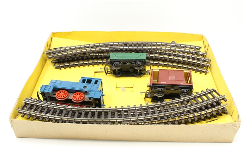 Tri-ang RS.43 Clockwork Starter Train Set