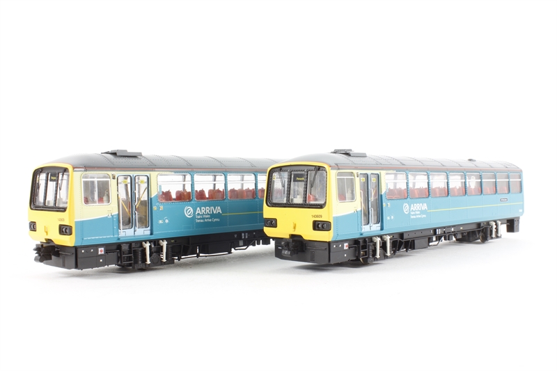 Realtrack OO Gauge (1:76 Scale) Class 143 'Pacer'