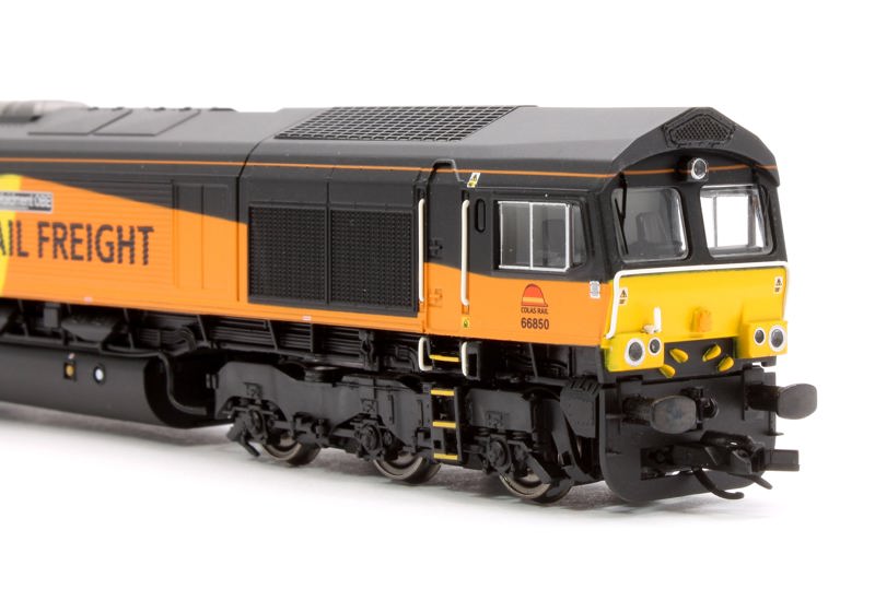 Hornby TT3019TXSM Class 66 Co-Co 66850 David Maidment OBE - Hattons