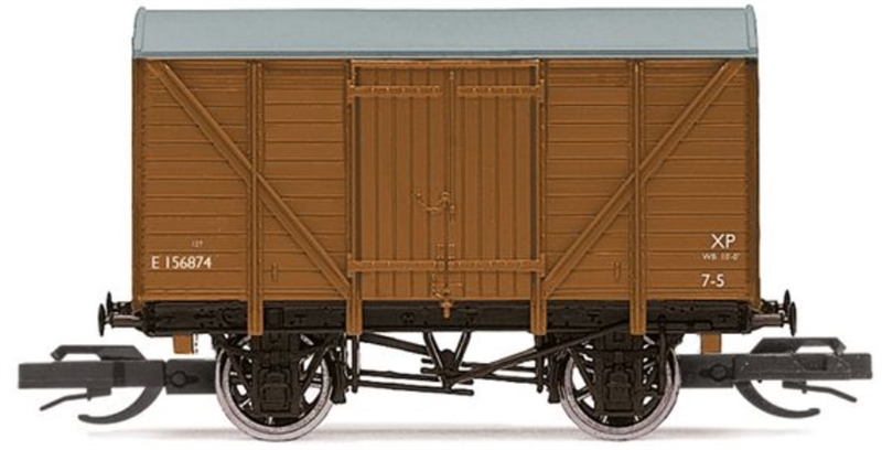 Hornby TT (1:120) 12 ton Goods Van BR (2023)