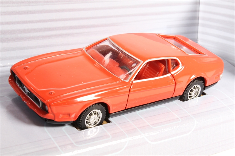 Corgi TY02102 Ford Mustang Mach 1 - 'James Bond - Diamond - Hattons