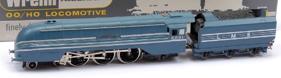Wrenn OO Gauge (1:76 Scale) 4-6-2 Class 8P Princess Coronation streamlined LMS
