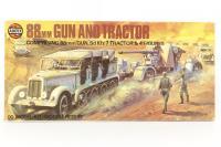 02303-2 88mm Gun And Tractor (& 4 Figures)