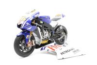 122093046 Yamaha YZR-M1 Moto GP 2009  - Valentino Rossi