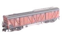 15133 Wood Bromberg boxcar of the DR - brown with grey roof 10 019