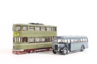 19906SET V.E Day Commemorative Set - EFE 18304 & 13404 Leeds Horsfield Tram & Yorkshire Wartime Tiger Bus